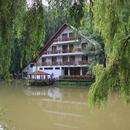 Guest House Lacul Linistit Моняса Экстерьер фото