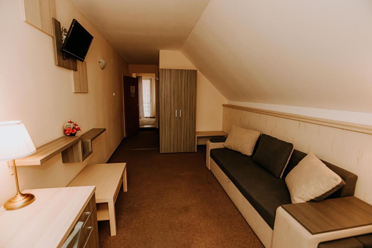 Guest House Lacul Linistit Моняса Экстерьер фото