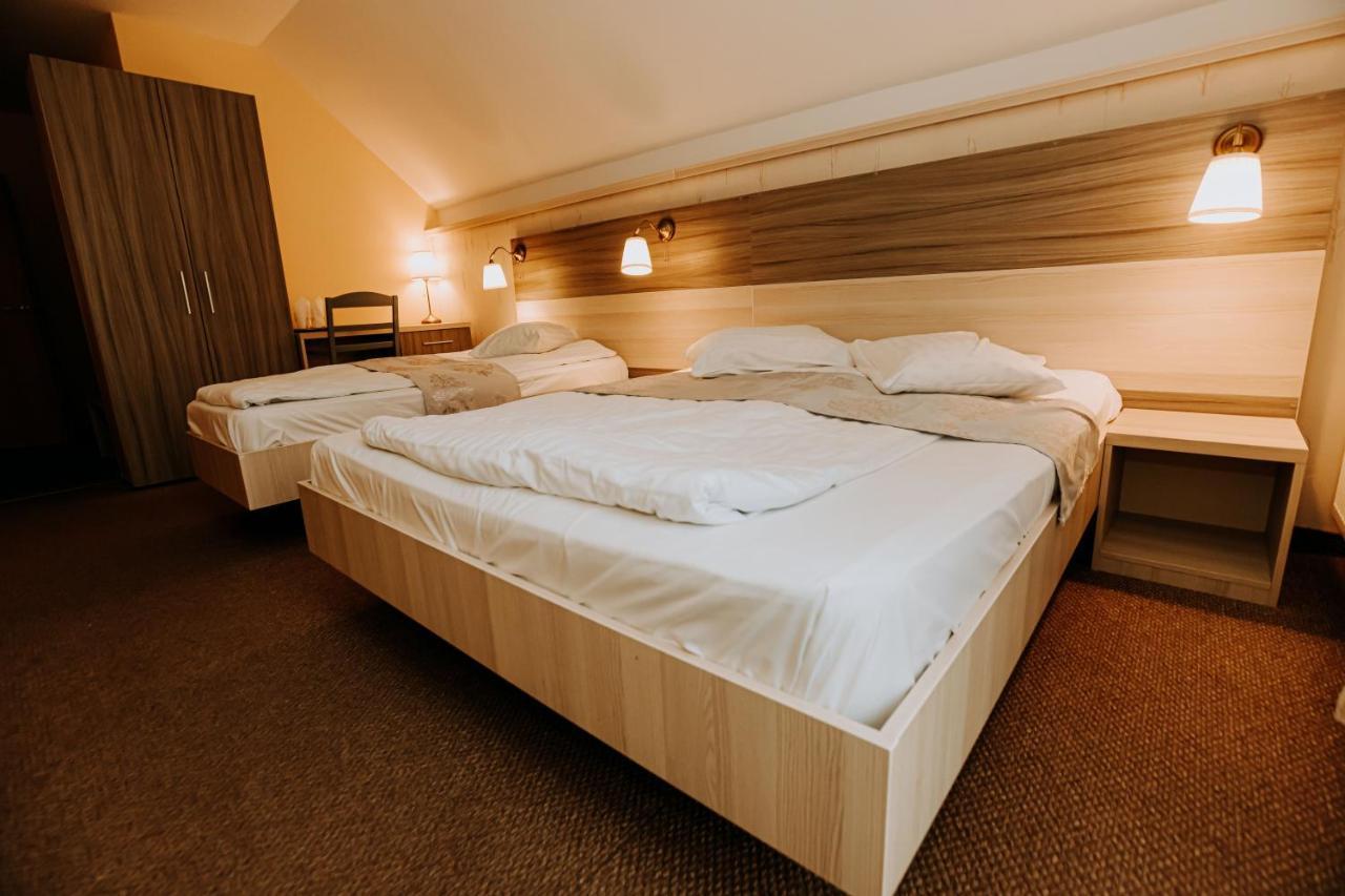 Guest House Lacul Linistit Моняса Экстерьер фото